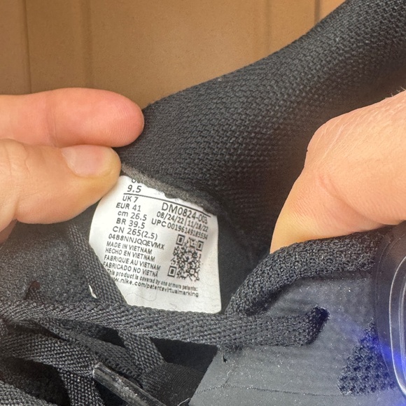 Nike WearAllDay Sneakers – Black/White – Women’s 9.5 - Picture 4 of 4